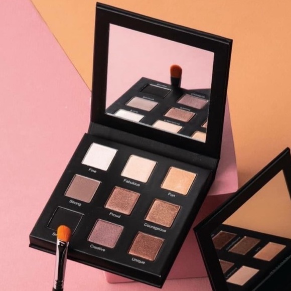 RealHer Other - REAL HER EYESHADOW PALLET AND CREAM BRUSH